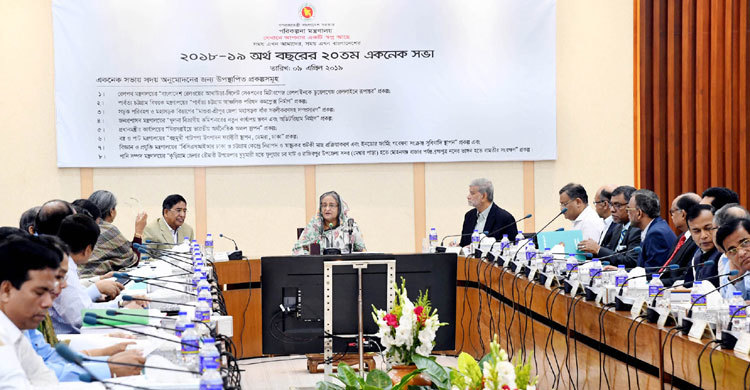 PM Hasina asks government employees to stay with wife and son